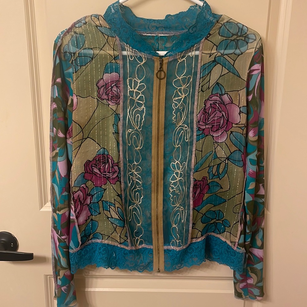 Mesh & Lace Light Top
